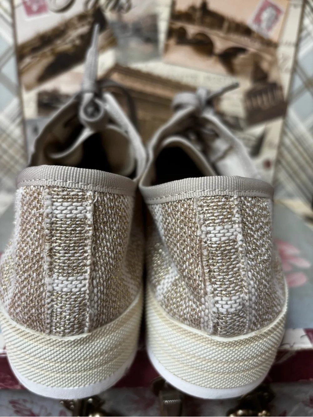 Anniel Soft Gold Metallic Striped Jute Woven Lace Up Flat Shoes. Size 9